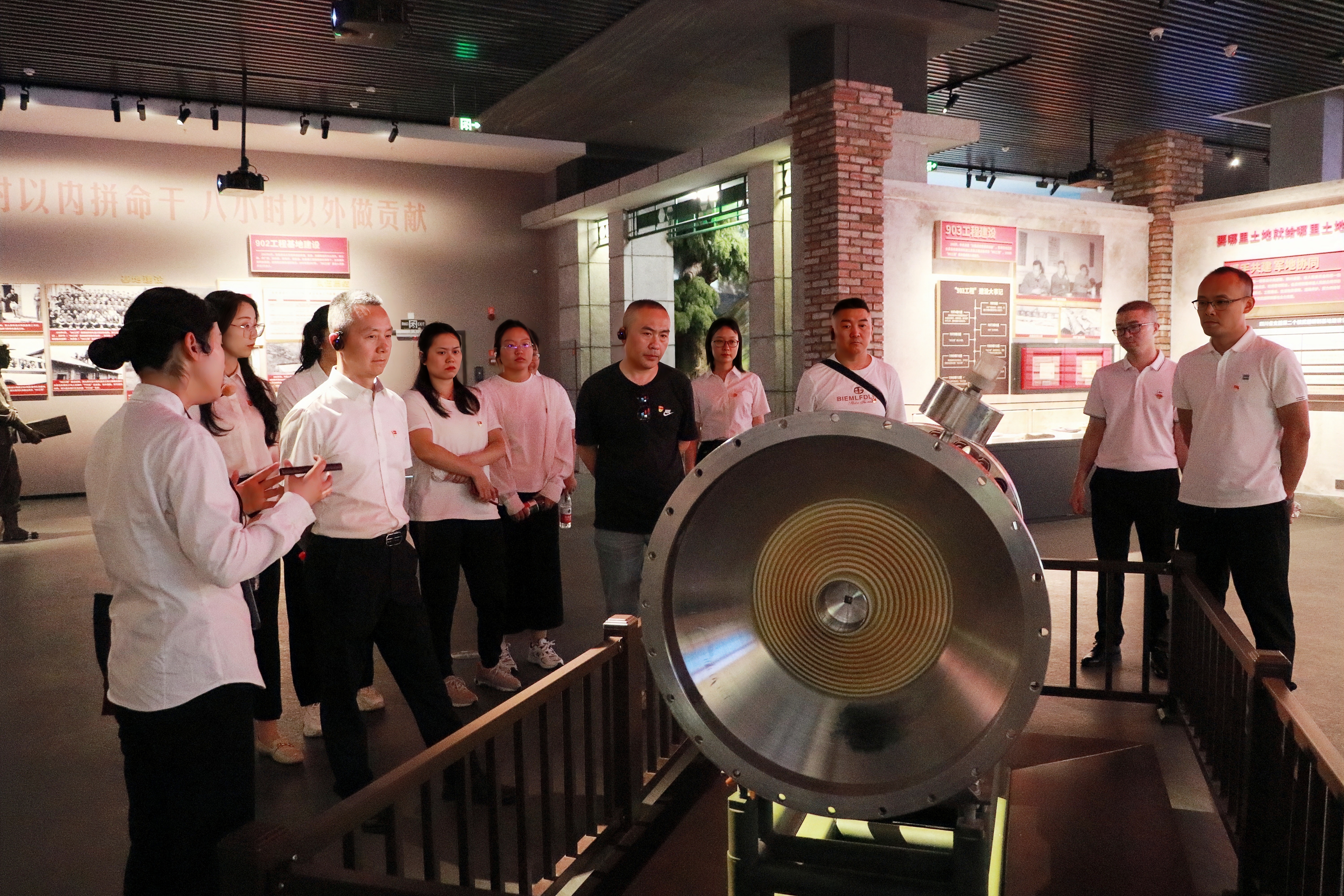  传承红色基因 弘扬“两弹一星”精神 |  振通检测党支部联合青义商会企业党支部开展主题党建活动